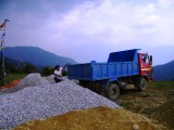 Unloading of the crushed stone and gravel